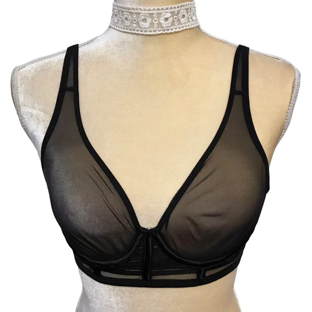 Victoria's Secret NWOT Unlined Plunge Bra Women 32C